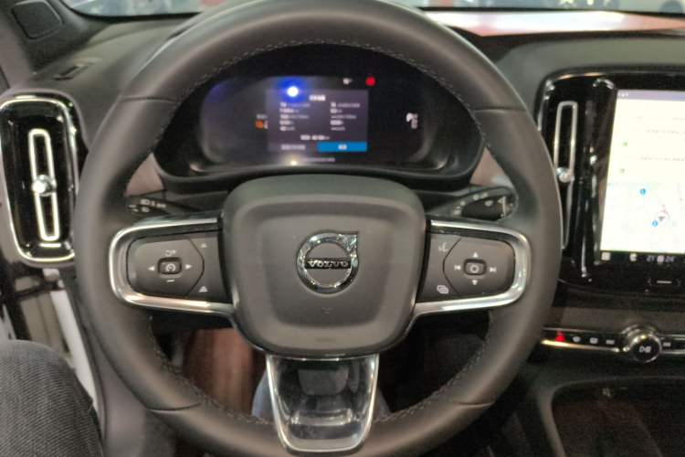 Used Volvo C40 2024 Long-Range PRO Version Steering Wheel