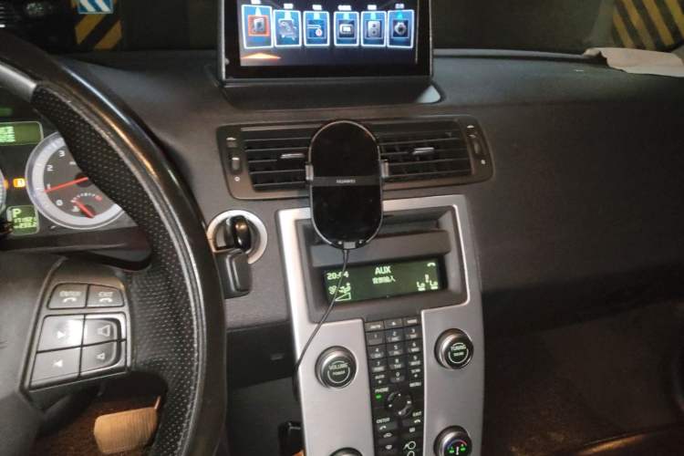 Used Volvo C70 2010 2.5T T5 Audio And AC Panel