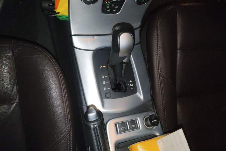 Used Volvo C70 2010 2.5T T5 Gear Lever