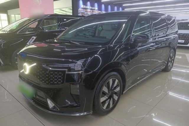 Used Volvo EM90 2025 Ultra Six-Seater