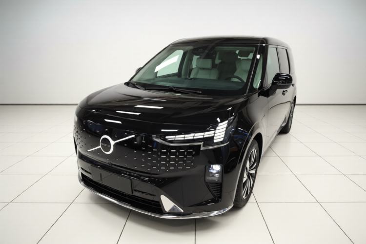 Volvo EM90 2025 Ultra Six-Seater
