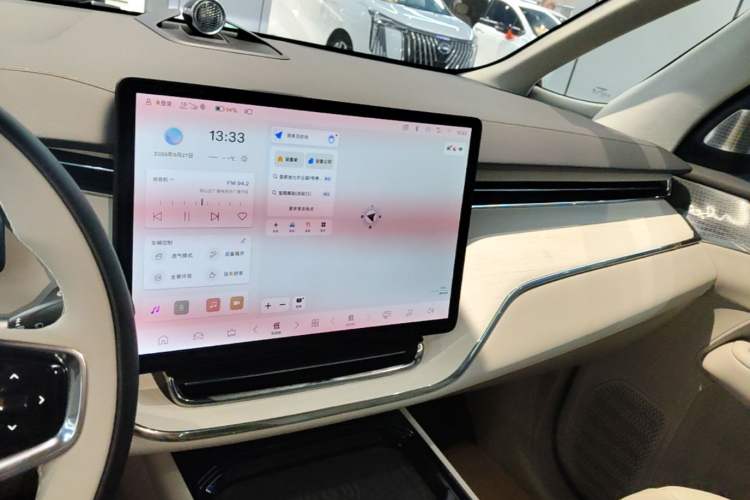 Used Volvo EM90 2025 Ultra Six-Seater Audio And AC Panel