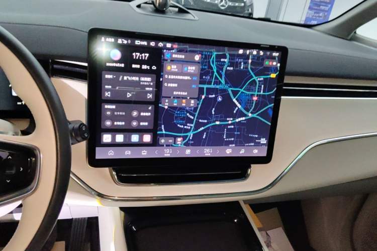Used Volvo EM90 2025 Ultra Six-Seater Audio And AC Panel