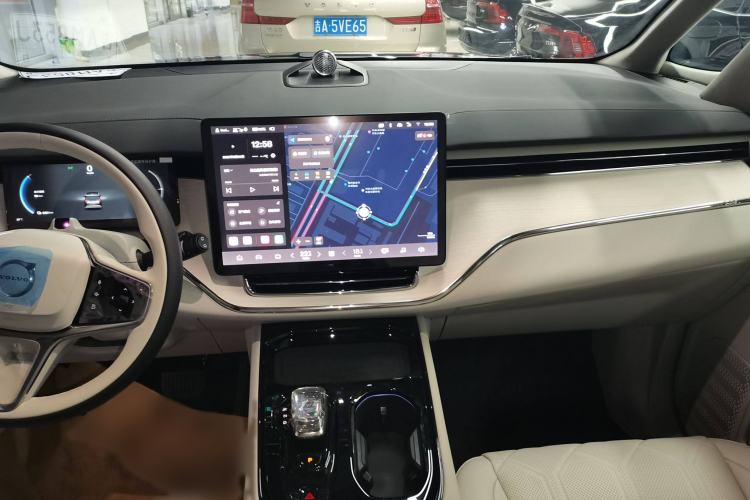 Used Volvo EM90 2025 Ultra Six-Seater Audio And AC Panel