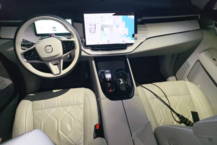 Used Volvo EM90 2025 Ultra Six-Seater Center Console