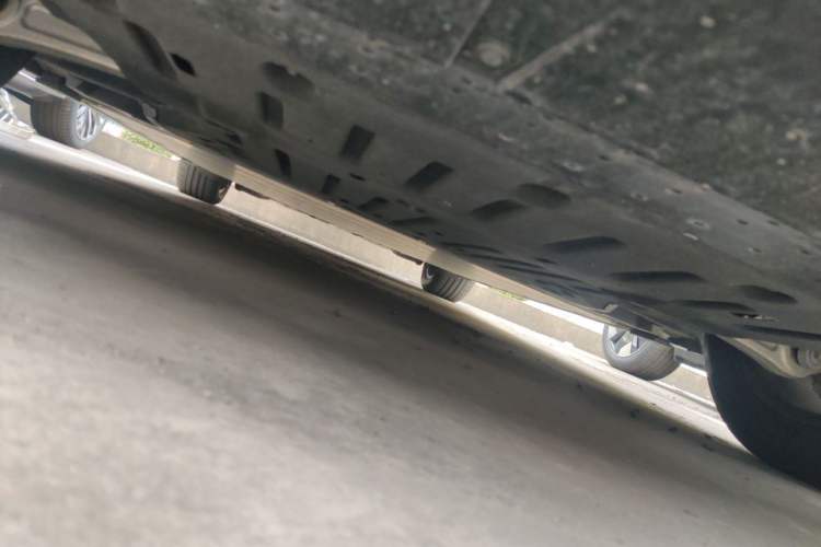 Used Volvo EM90 2025 Ultra Six-Seater Chassis Front