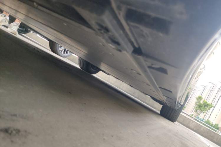Used Volvo EM90 2025 Ultra Six-Seater Chassis Front Left