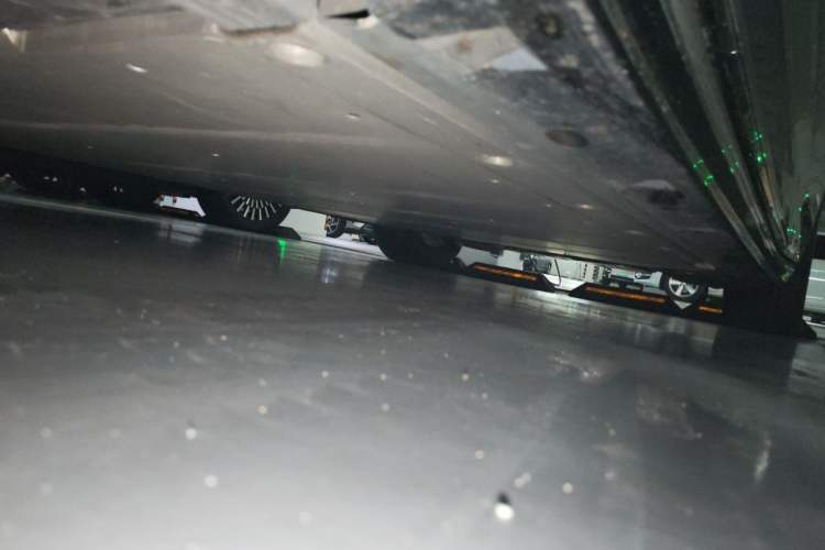 Used Volvo EM90 2025 Ultra Six-Seater Chassis Front Left