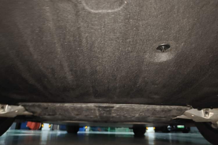 Used Volvo EM90 2025 Ultra Six-Seater Chassis Rear