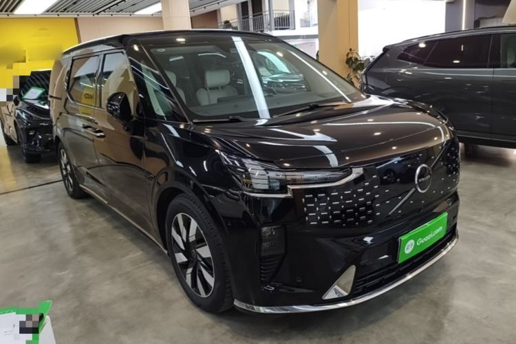 Used Volvo EM90 2025 Ultra Six-Seater Exterior 1