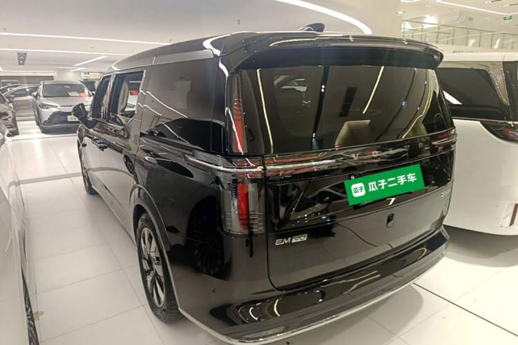 Used Volvo EM90 2025 Ultra Six-Seater Exterior 2