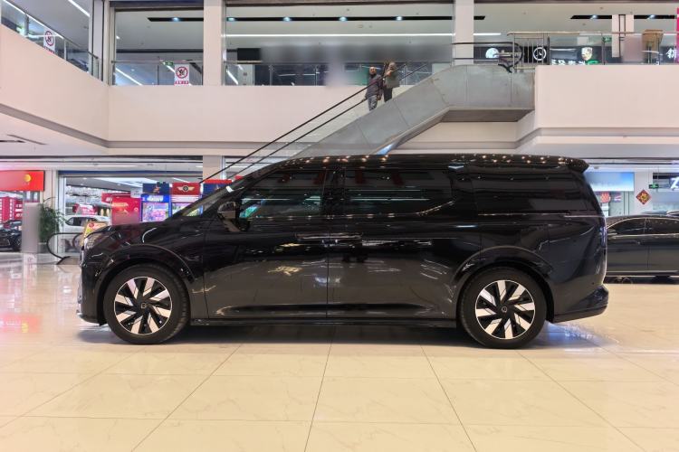 Used Volvo EM90 2025 Ultra Six-Seater Exterior 3