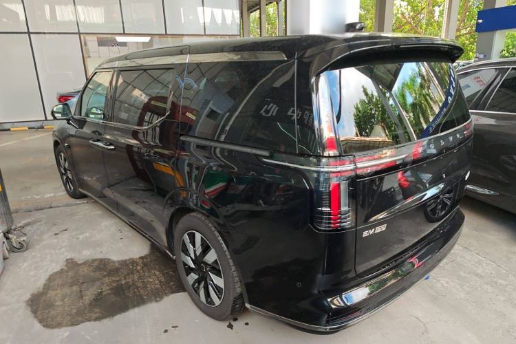 Used Volvo EM90 2025 Ultra Six-Seater Exterior 3