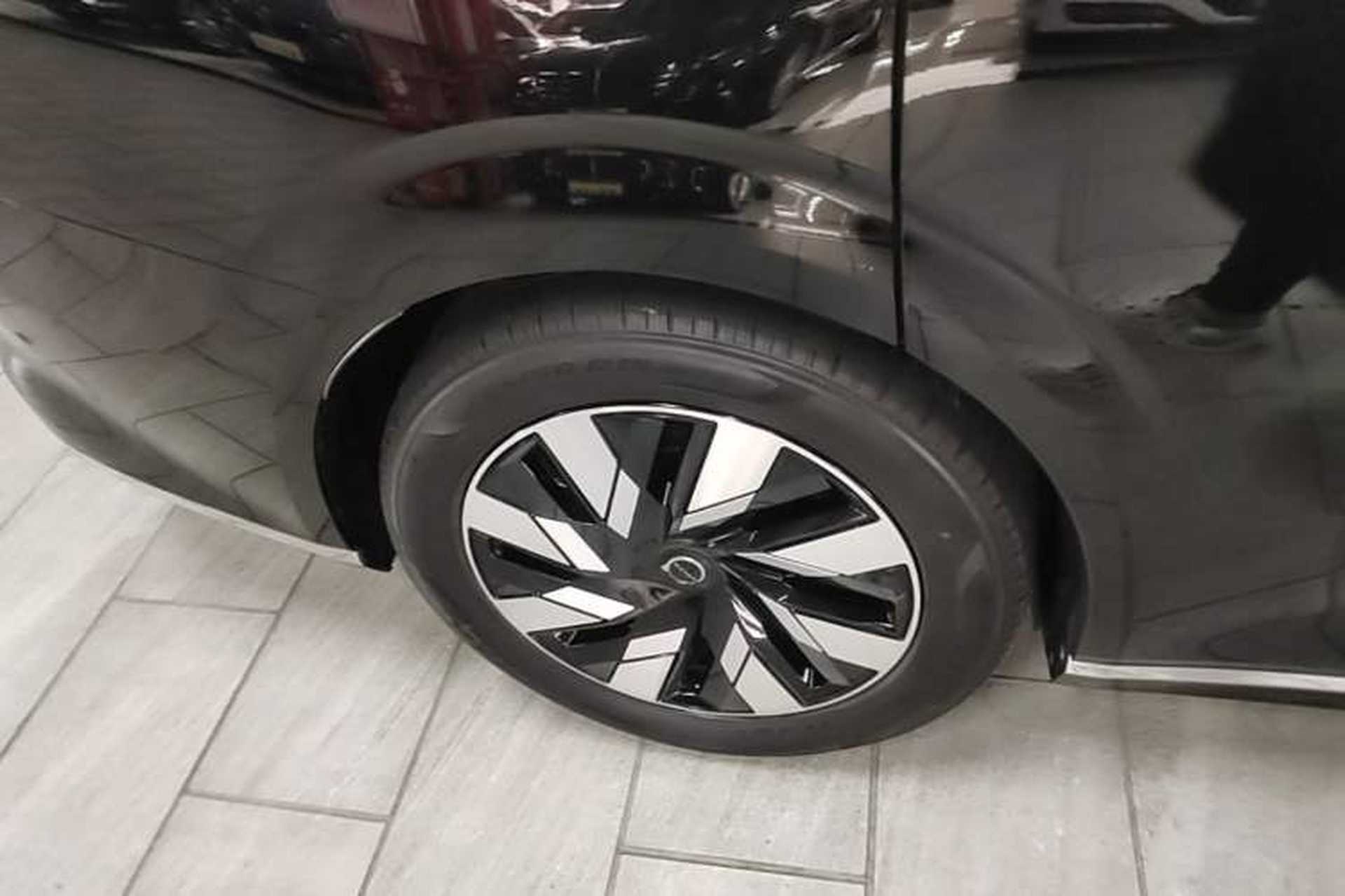 Used Volvo EM90 2025 Ultra Six-Seater Exterior 5