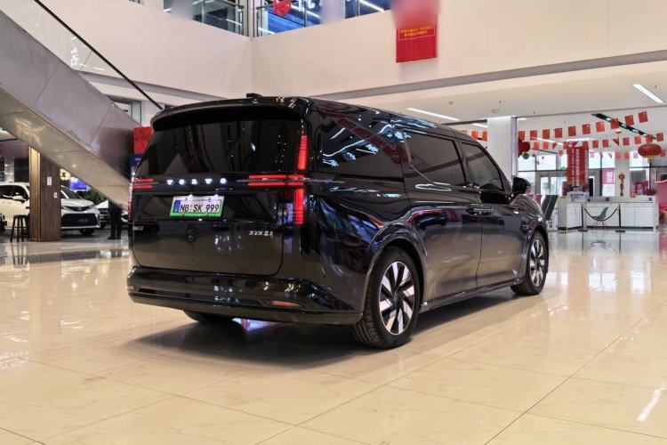Used Volvo EM90 2025 Ultra Six-Seater Exterior 5
