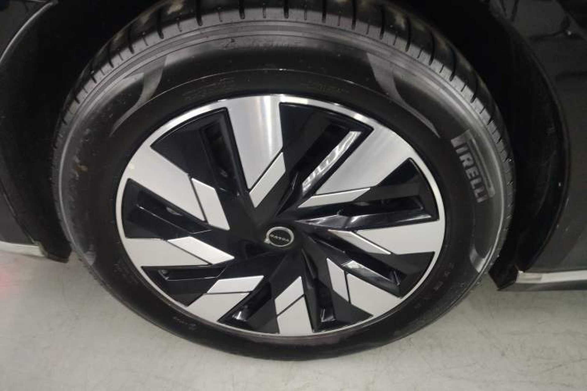 Used Volvo EM90 2025 Ultra Six-Seater Exterior 5