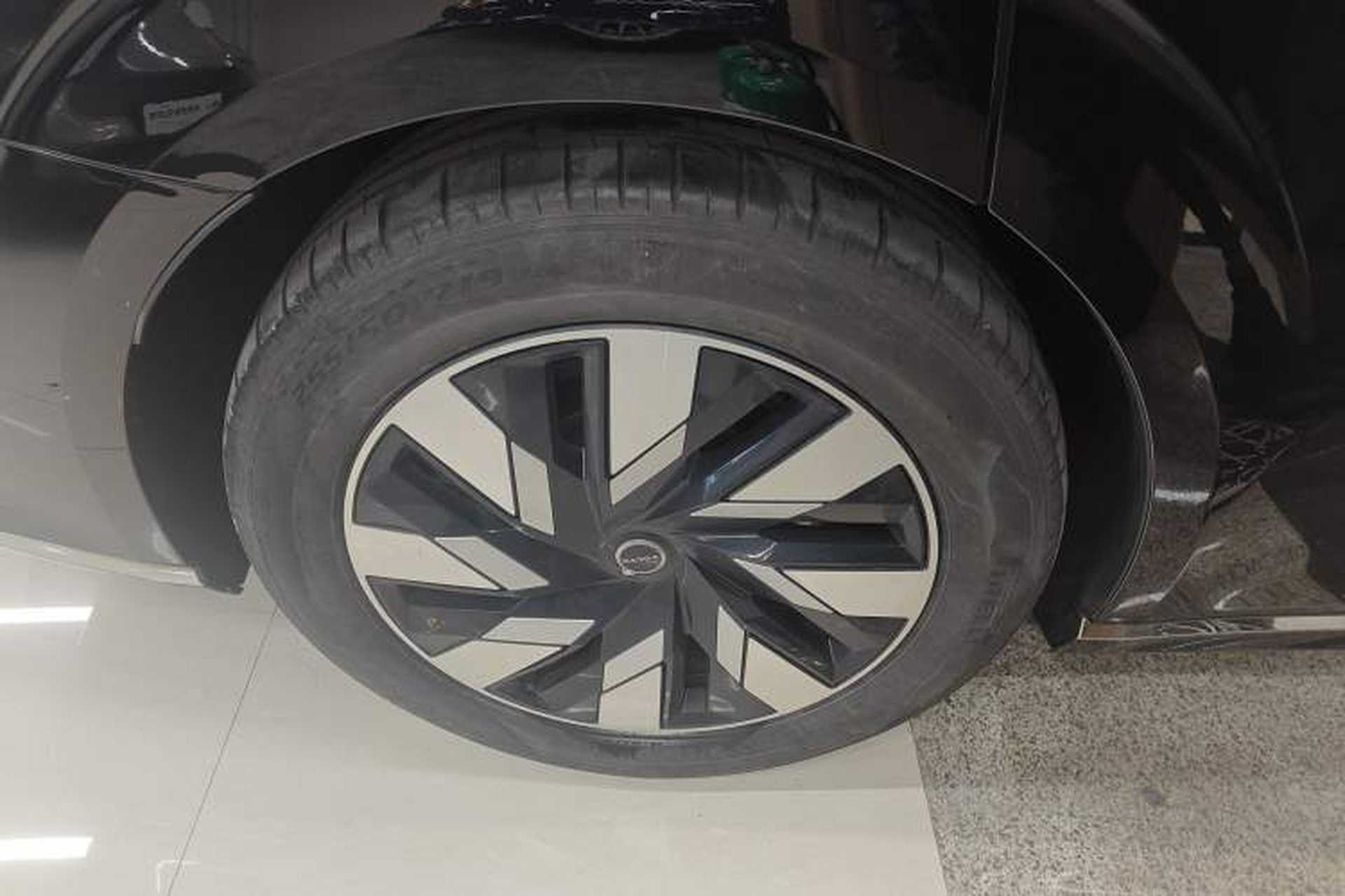 Used Volvo EM90 2025 Ultra Six-Seater Exterior 5