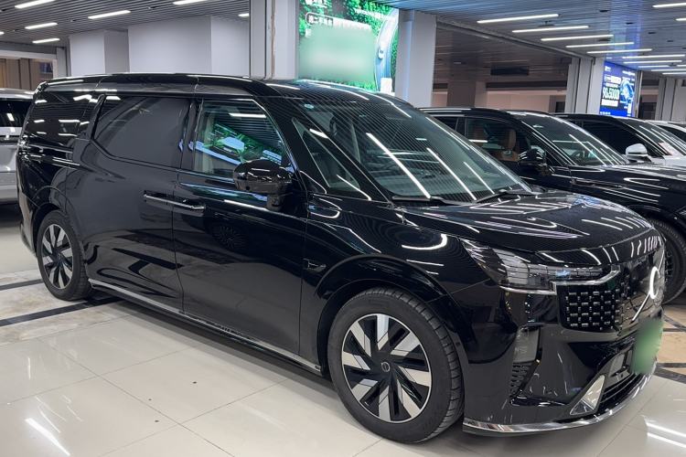 Used Volvo EM90 2025 Ultra Six-Seater Exterior 8