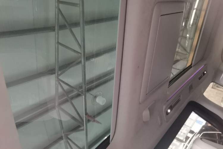 Used Volvo EM90 2025 Ultra Six-Seater Headliner