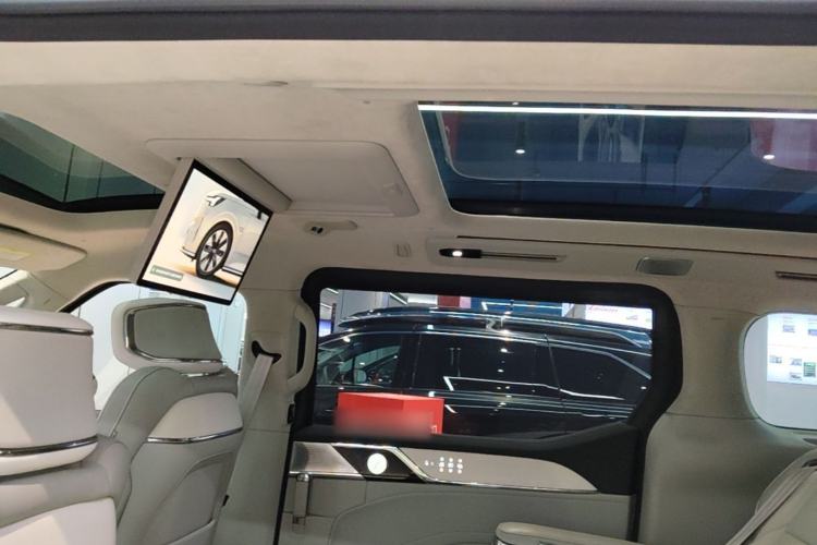 Used Volvo EM90 2025 Ultra Six-Seater Headliner