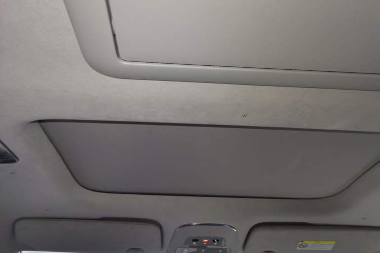 Used Volvo EM90 2025 Ultra Six-Seater Headliner