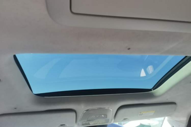 Used Volvo EM90 2025 Ultra Six-Seater Headliner
