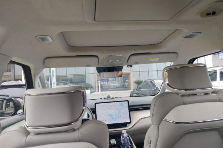 Used Volvo EM90 2025 Ultra Six-Seater Headliner