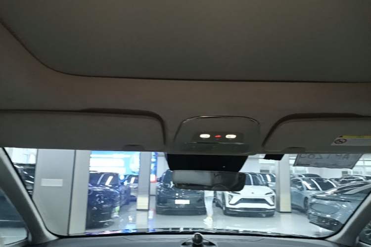 Used Volvo EM90 2025 Ultra Six-Seater Headliner