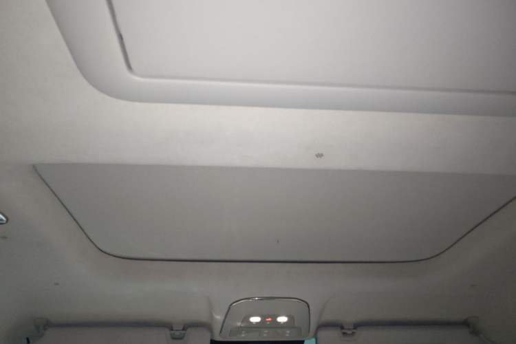 Used Volvo EM90 2025 Ultra Six-Seater Headliner