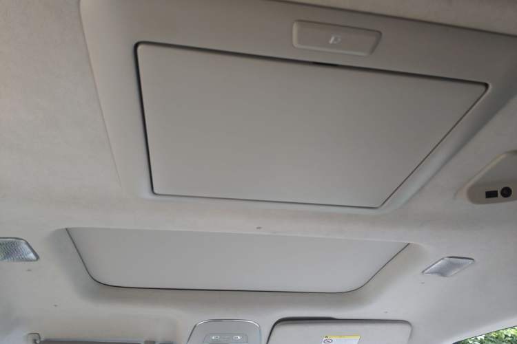 Used Volvo EM90 2025 Ultra Six-Seater Headliner