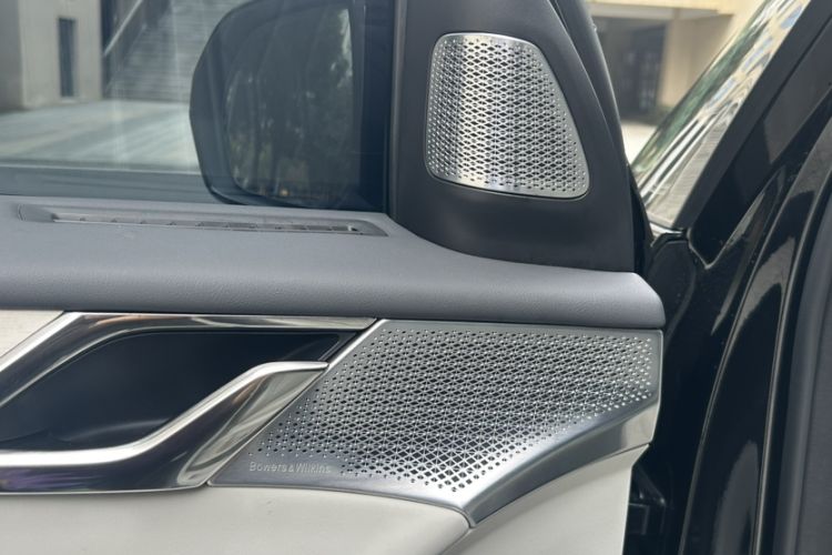 Used Volvo EM90 2025 Ultra Six-Seater Interior 13