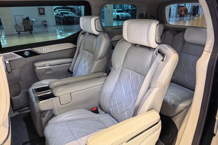 Used Volvo EM90 2025 Ultra Six-Seater Interior 2