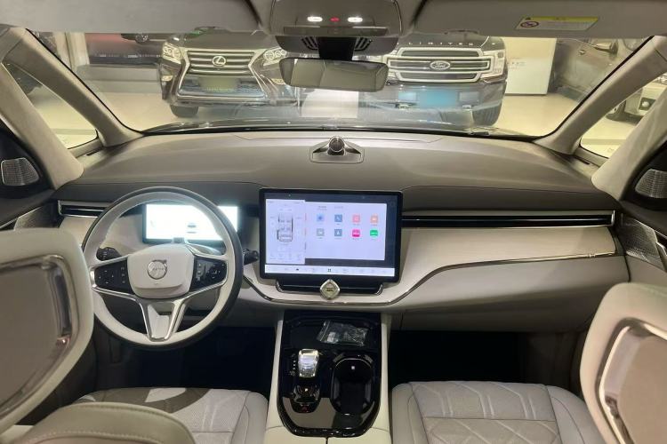 Used Volvo EM90 2025 Ultra Six-Seater Interior 2