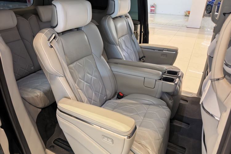 Used Volvo EM90 2025 Ultra Six-Seater Interior 3