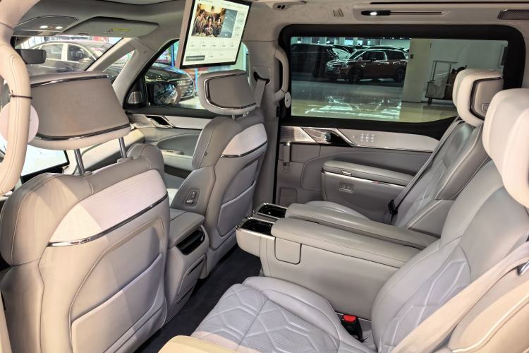 Used Volvo EM90 2025 Ultra Six-Seater Interior 4