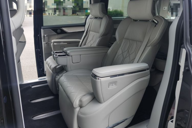 Used Volvo EM90 2025 Ultra Six-Seater Interior 4