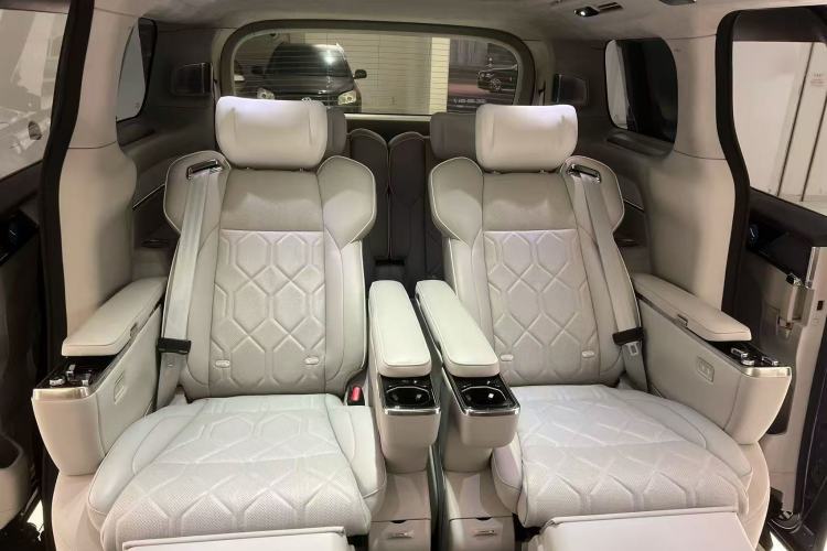 Used Volvo EM90 2025 Ultra Six-Seater Interior 5