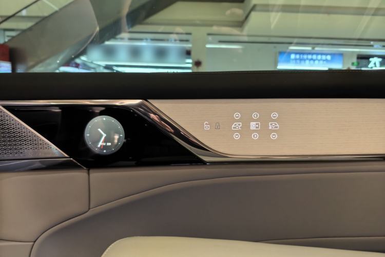 Used Volvo EM90 2025 Ultra Six-Seater Interior 6