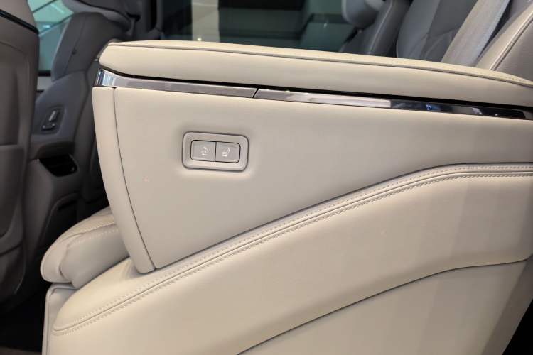 Used Volvo EM90 2025 Ultra Six-Seater Interior 7