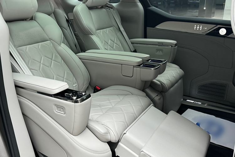 Used Volvo EM90 2025 Ultra Six-Seater Interior 9