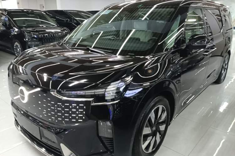 Used Volvo EM90 2025 Ultra Six-Seater Guazi used car, China used car export, Used car for sale, Used  cars, Cheapest cars for sale