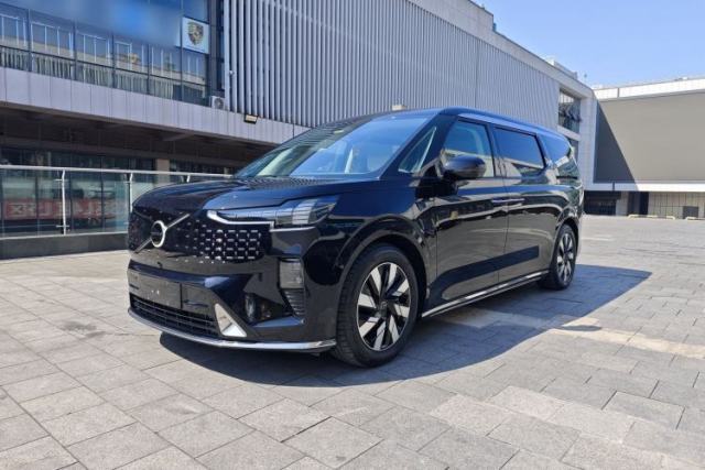 Volvo EM90 2025 Ultra Six-Seater d’occasion