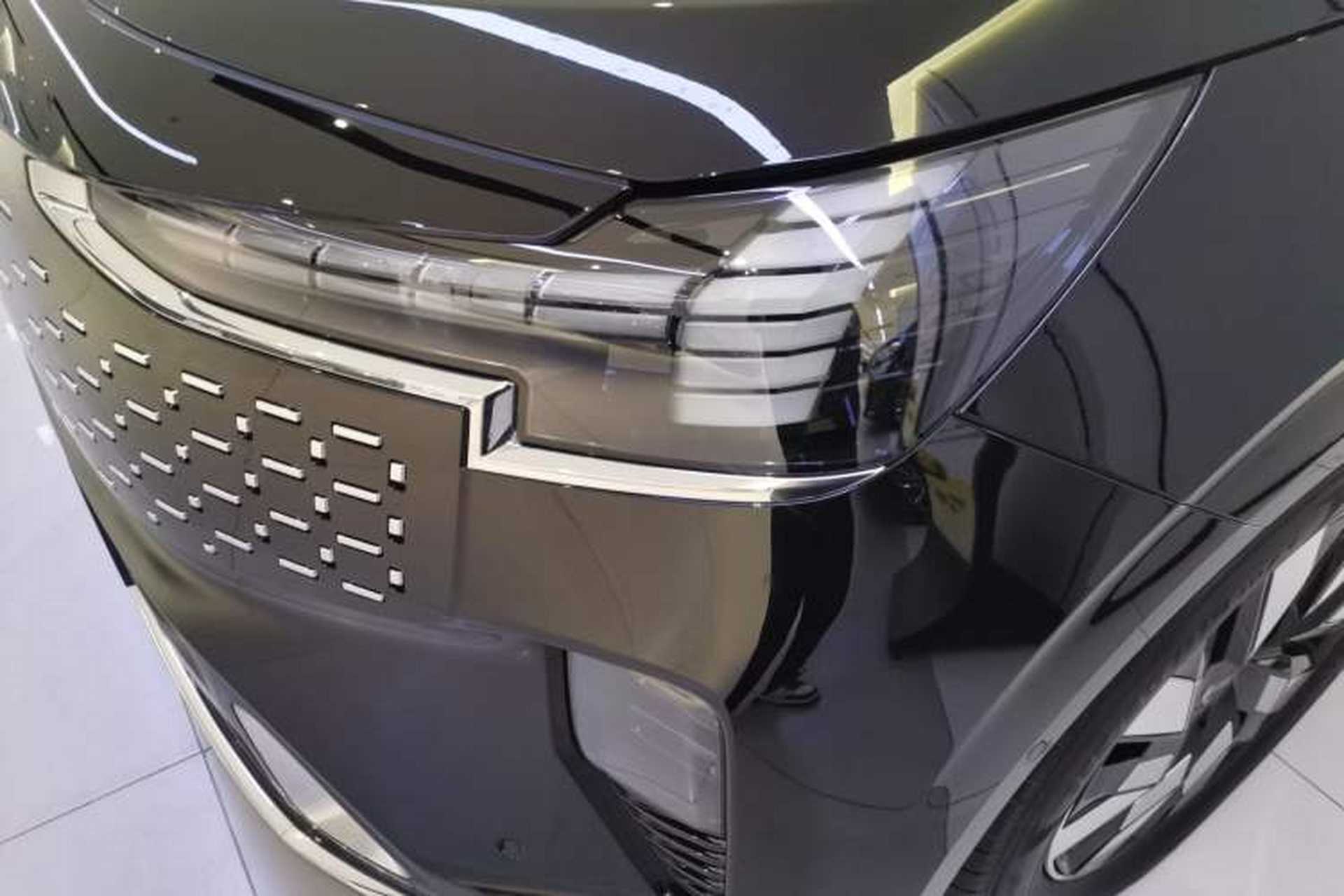 Used Volvo EM90 2025 Ultra Six-Seater Left Front Headlight