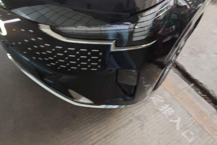 Used Volvo EM90 2025 Ultra Six-Seater Left Front Headlight