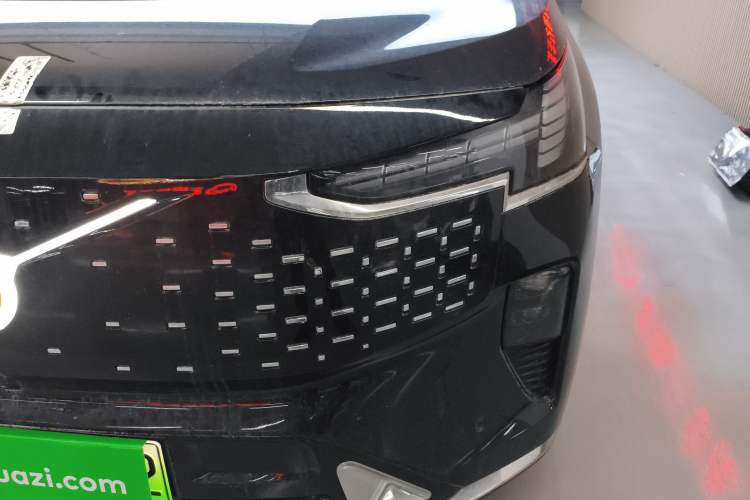 Used Volvo EM90 2025 Ultra Six-Seater Left Front Headlight