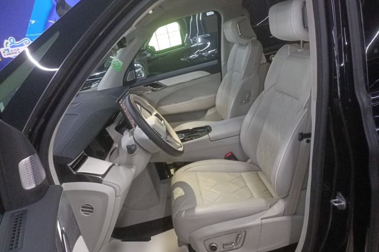 Used Volvo EM90 2025 Ultra Six-Seater Left Front Seat