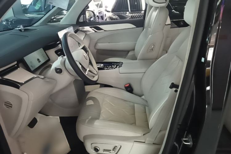 Used Volvo EM90 2025 Ultra Six-Seater Left Front Seat