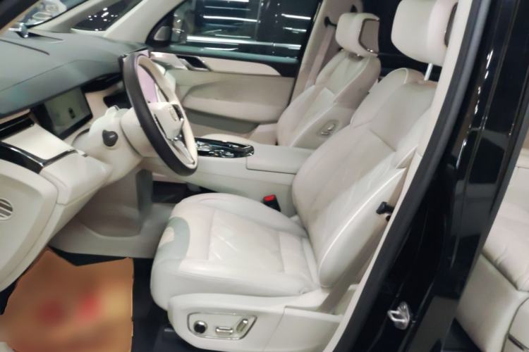 Used Volvo EM90 2025 Ultra Six-Seater Left Front Seat