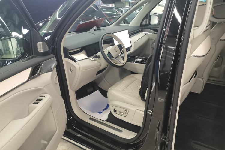 Used Volvo EM90 2025 Ultra Six-Seater Left Front Seat