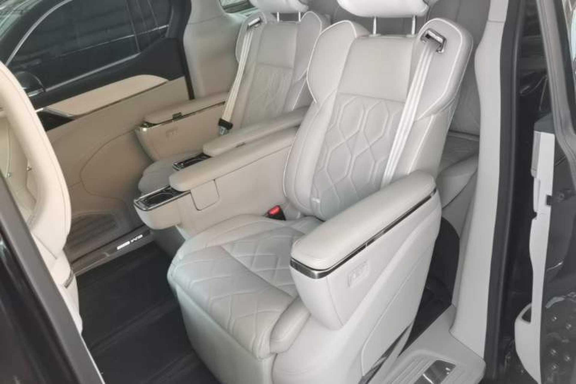 Used Volvo EM90 2025 Ultra Six-Seater Left Rear Seat